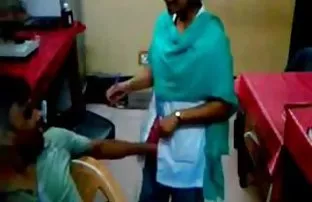 XXX Tách ngực lớn tóc vàng