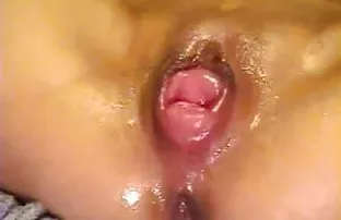 XXX Nga 18 tuổi trong hai thùng Thuốc