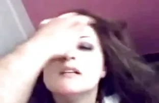 XXX Một ngón tay trong âm hộ