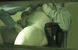 XXX Juicy cô gái tóc vàng và nhảy trên một hiện thân âm đạo