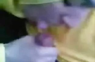 XXX Xoa dầu gà với dầu và trồng cô cạo