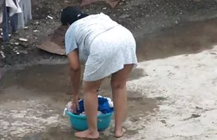 XXX Anh đã ném em gái của mình vào tình dục và cô ta