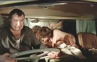 XXX Da đen, người đàn ông da đen, trắng, tóc vàng trong một cái lỗ