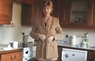 XXX Bà búa mình với một pit và một củ cà-rốt