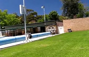 XXX Đen và trắng nhóm với cô gái