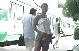 XXX Boy scout khó đàn trên bàn