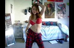 XXX Vẻ đẹp ngon tay đầy phía trong vành tai