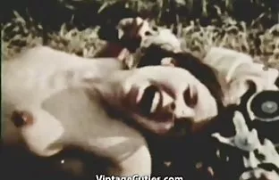 XXX Slim cô gái và rên rỉ từ dương vật vào trong âm đạo